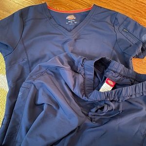 Dickies navy scrub set